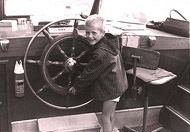 Foto: Tom steuert Schiff